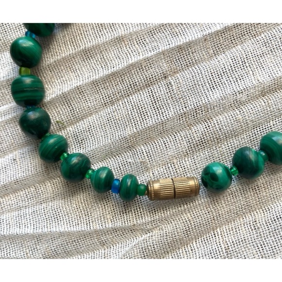 *SOLD* Genuine Malachite Beaded Vintage Handcrafted Statement Necklace Graduated - Picture 6 of 10